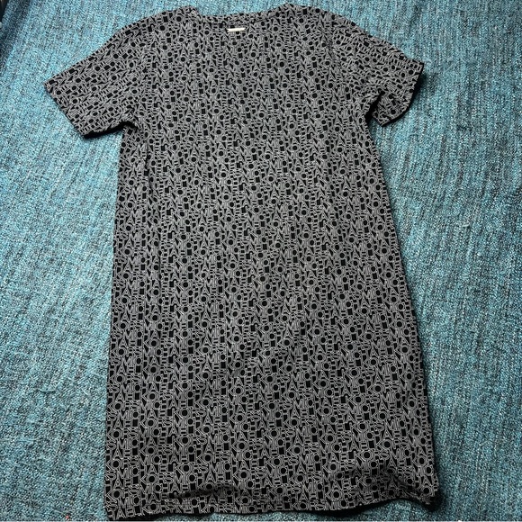Michael Kors Spell Out Logo T-Shirt Dress in Black White Petite Medium - Picture 5 of 5